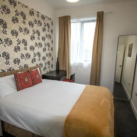 Ideal For Groups - Modern 2 Bedroom - Free Parking, Transit Links, Close To Stadiums *