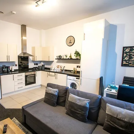 Ideal For Groups - Modern 2 Bedroom - Free Parking, Transit Links, Close To Stadiums דירה מנצ'סטר