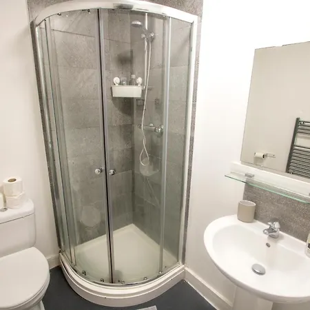 Ideal For Groups - 2 Bedroom - Free Parking, Transit Links, Close To Stadiums