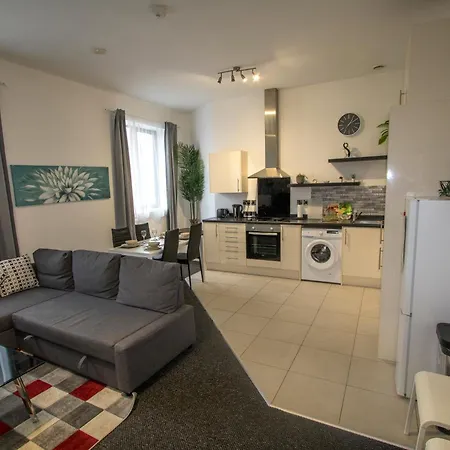 Apartamento Ideal For Groups - 2 Bedroom - Free Parking, Transit Links, Close To Stadiums *