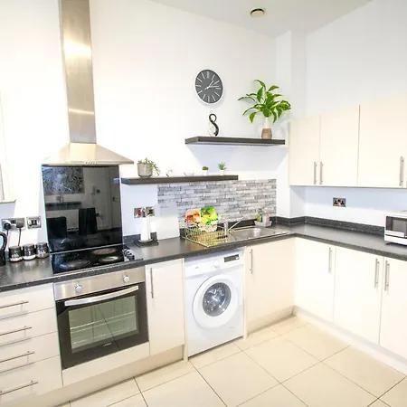 Ideal For Groups - 2 Bedroom - Free Parking, Transit Links, Close To Stadiums Appartamento Manchester