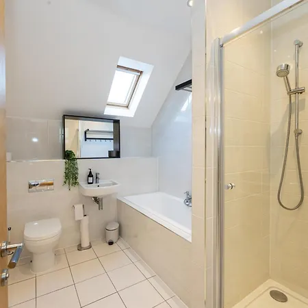 Waters Way - Free Secure Parking Apartment