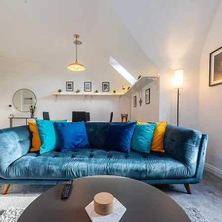 Waters Way - Free Secure Parking Apartment *