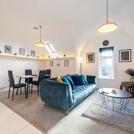 Waters Way - Free Secure Parking *