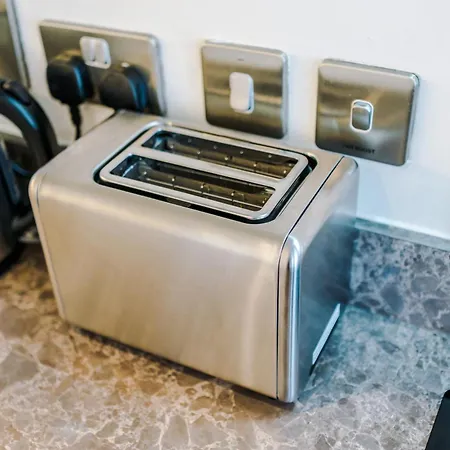 2bed Duplex Near Mediacity & Centre, Easter Deals Now On * Manchester