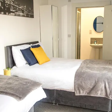 Cosy 1 Bedroom Flat-free Parking *