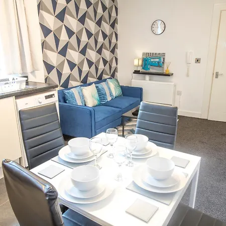 2 Bedroom Flat-free Parking * Manchester