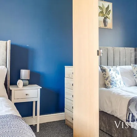 Feriehus 4 Bed House By Vista Short Lets & Serviced With Pool Table, Free Parking & Near *