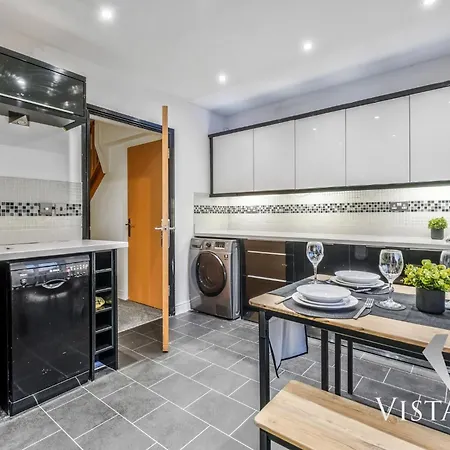 Feriehus 4 Bed House By Vista Short Lets & Serviced With Pool Table, Free Parking & Near *