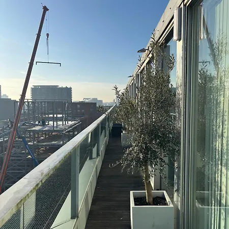 Apartment Centre Rooftop With Free Secure Parking *