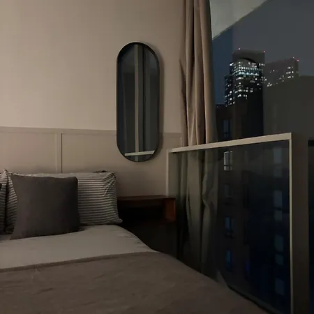 Centre Rooftop With Free Secure Parking Apartment *