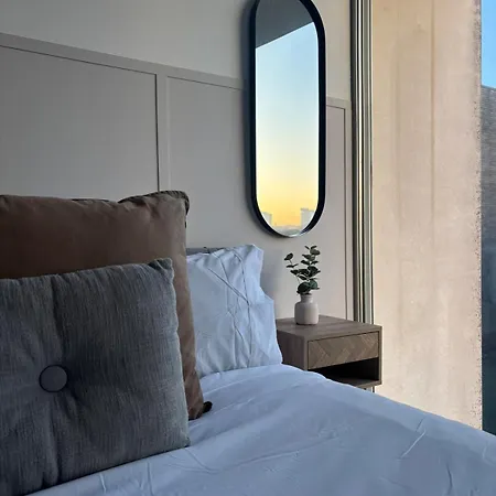 Apartment Centre Rooftop With Free Secure Parking *
