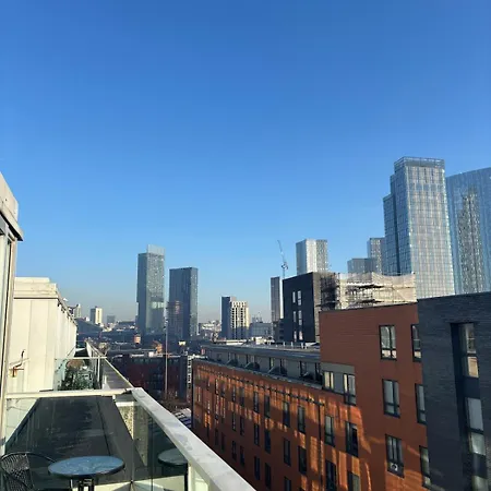 Centre Rooftop With Free Secure Parking * Manchester