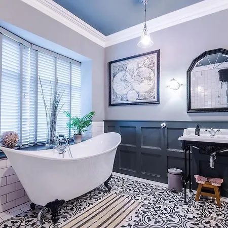 Unique In Northenden Urban Oasis Sleeps 8 Mánchester