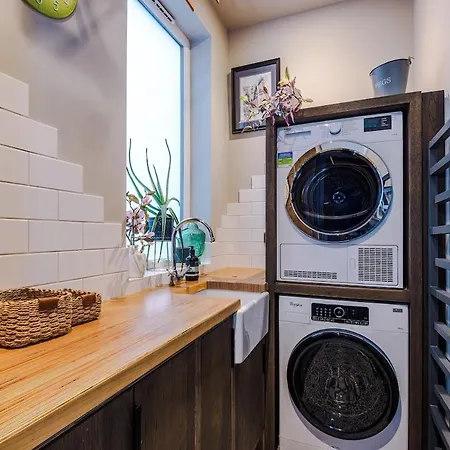 Сasa de vacaciones Unique In Northenden Urban Oasis Sleeps 8