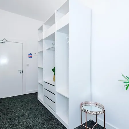 Sleeps 8, Free Parking, Stunning In Salford Quays, Perfect For Groups, Long Term Disc アパート *