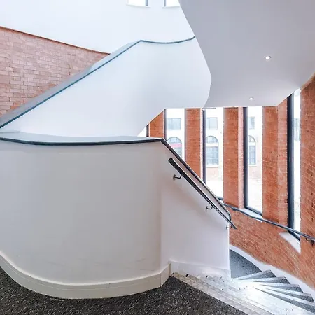 Appartement Sleeps 8, Free Parking, Stunning In Salford Quays, Perfect For Groups, Long Term Disc *