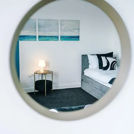 Appartement Sleeps 8, Free Parking, Stunning In Salford Quays, Perfect For Groups, Long Term Disc