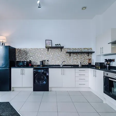 Sleeps 8, Free Parking, Stunning In Salford Quays, Perfect For Groups, Long Term Disc * マンチェスター