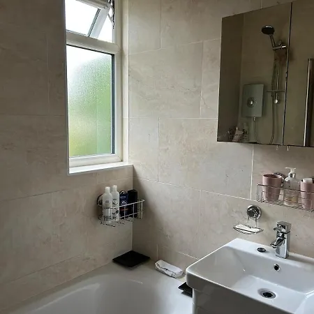 Cosy 3 Bedroom House To Rent Manchester