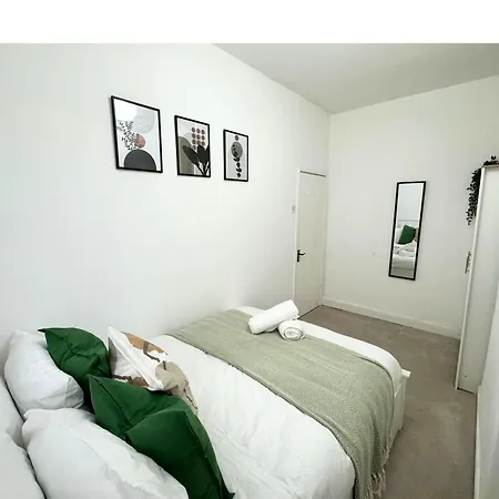 Holiday home Stylish Close To Etihad, Coop Live, Centre, Ideal For Groups, Families & Work, Free Parking Manchester