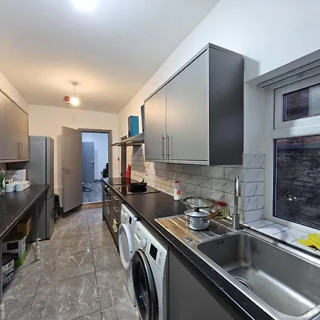 Landcross Co-living - Private Self-cater בית נופש