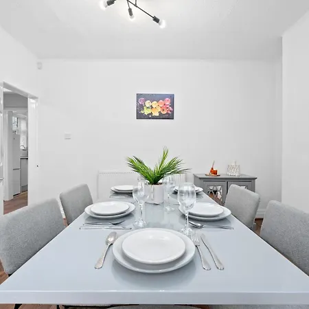 Σπίτι διακοπών Garden Free Parking 10 Min To & Etihad!