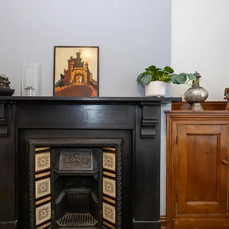 Urban Haven Hall Luxury Rusholme, Near Centre Hospitals