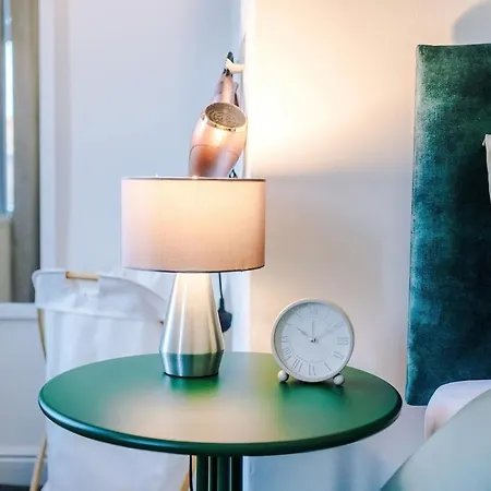 Free Park, Sleeps 8, Stunning In Salford, Long Term Disc, Perfect For Groups Manchester