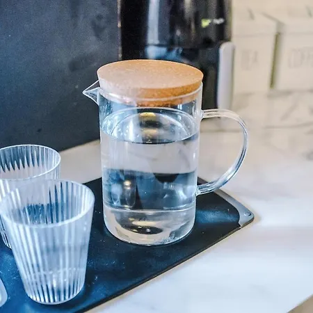 Apartment Free Park, Sleeps 8, Stunning In Salford, Long Term Disc, Perfect For Groups *