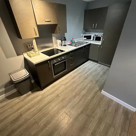 Adelphi Wharf By Beehosting * Manchester