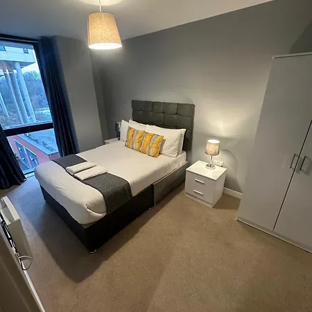 Adelphi Wharf By Beehosting * Mánchester