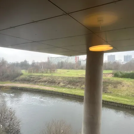 Adelphi Wharf By Beehosting