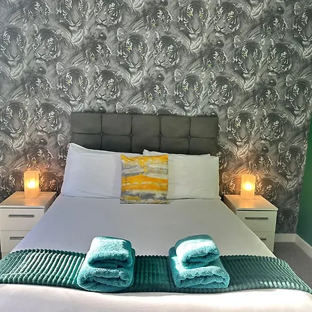 Apartment Adelphi Wharf By Beehosting Manchester