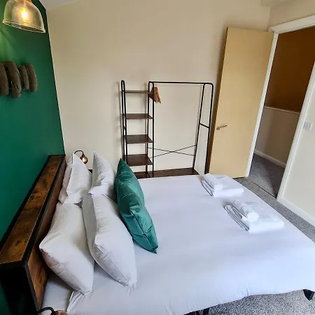 Cute 3 Bedroom House Near Etihad Stadium And Coop Arena With Parking 曼彻斯特