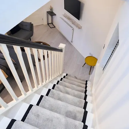 Spacious 2-bed Near Centre, Fast Wifi Manchester