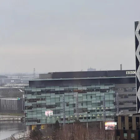 The Urban Escape In Media - A Private And Bathroom In A Shared * Manchester