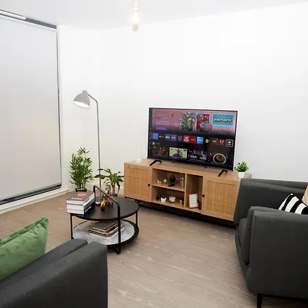 Obi's House&suites - Luxury 2bed Duplex With Balcony Lejlighed