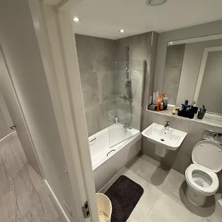 Regent Plaza Apartment *