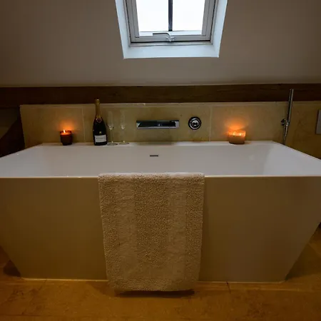 East Barn- Luxury Countryside