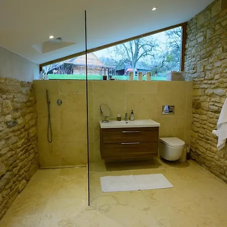 East Barn- Luxury Countryside *