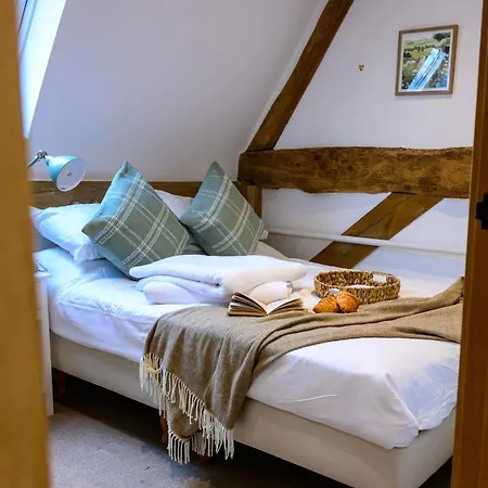 East Barn- Luxury Countryside