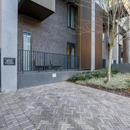 Luxury 3-bed Townhouse Sleeps 6 Free Parking Feriehus *