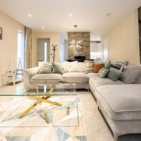Feriehus Luxury 3-bed Townhouse Sleeps 6 Free Parking *