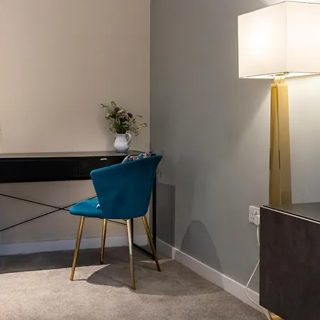 Feriehus Luxury 3-bed Townhouse Sleeps 6 Free Parking *