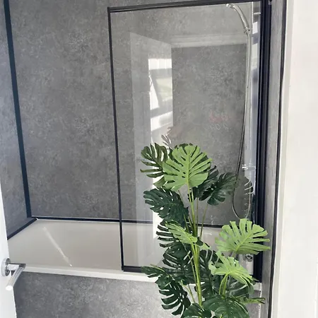 Modern Townhouse-free Parking-games Room-fast W-ifi Semesterbostad Manchester