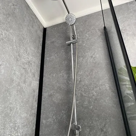 בית נופש Modern Townhouse-free Parking-games Room-fast W-ifi מנצ'סטר