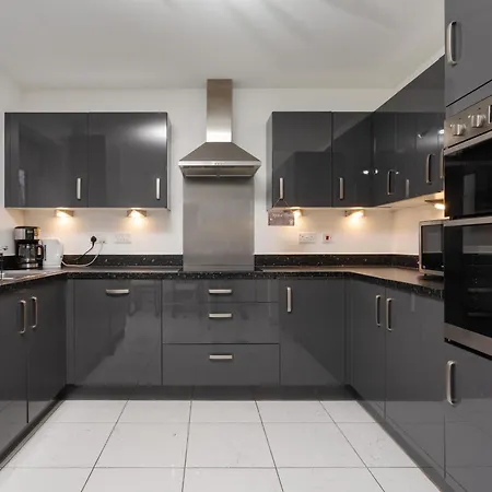 Luxury 5 Bed Near Etihad And Coop Live Nyaraló Manchester