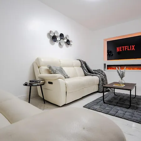 Nyaraló Luxury 5 Bed Near Etihad And Coop Live