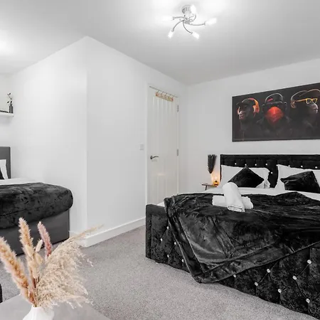 Nyaraló Luxury 5 Bed Near Etihad And Coop Live *